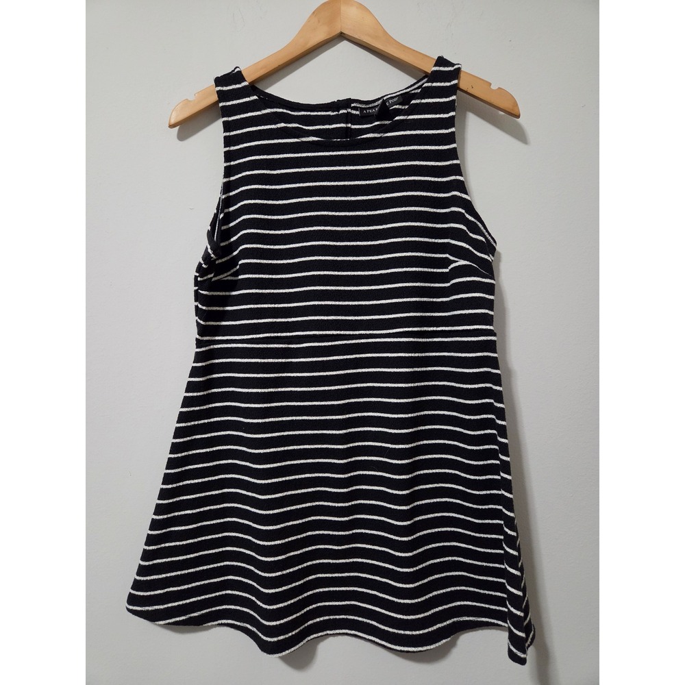 A Pea in the Pod Maternity Top Medium Black White Striped Button Back Sleeveless